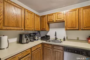 16 Vernon Ave, Vernon, CT 06066 - Photo 10