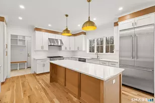 210 Pansy Rd, Fairfield, CT 06824 - Photo 8