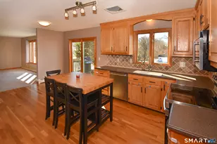 35 Vincent Cir, South Windsor, CT 06074 - Photo 12