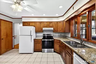 21 Rexview Cir, Trumbull, CT 06611 - Photo 8