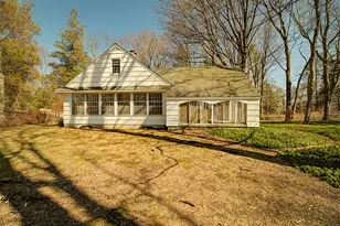 33 Fairground Rd, Woodbridge, CT 06525 - Photo 2