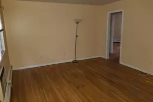 239 Cherry Hill Dr, Bridgeport, CT 06606 - Photo 4