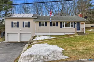 40 Kenyon Rd, Waterford, CT 06385 - Photo 2