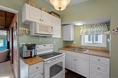 13 College Street, Old Saybrook, CT 06475 - Photo 20