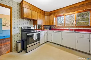 851 Ward Ln, Cheshire, CT 06410 - Photo 8