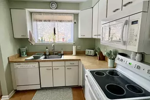 373 Trailsend Dr, Torrington, CT 06790 - Photo 10