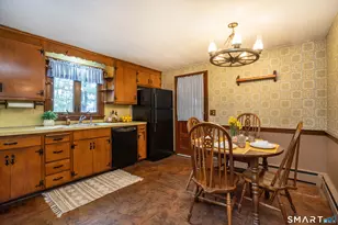 23 Holland Ln, East Hartford, CT 06118 - Photo 8