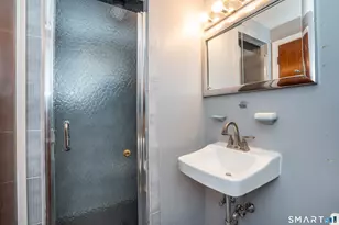 23 Holland Ln, East Hartford, CT 06118 - Photo 16