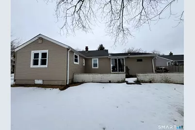 10 Hamilton Court, Enfield, CT 06082 - Photo 2