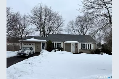 10 Hamilton Court, Enfield, CT 06082 - Photo 1
