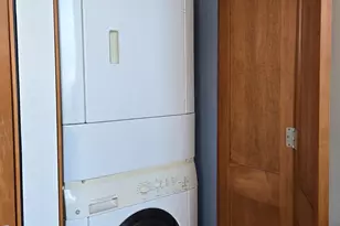 556 Chapel St, New Haven, CT 06511 - Photo 8