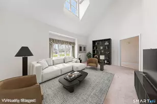 177 Thistle Pond Dr, Bloomfield, CT 06002 - Photo 2