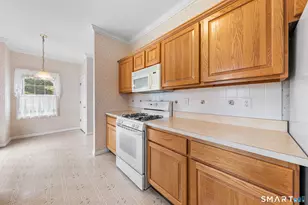 177 Thistle Pond Dr, Bloomfield, CT 06002 - Photo 6