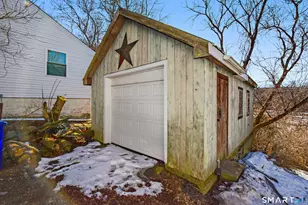 23 Victoria St, Griswold, CT 06351 - Photo 4