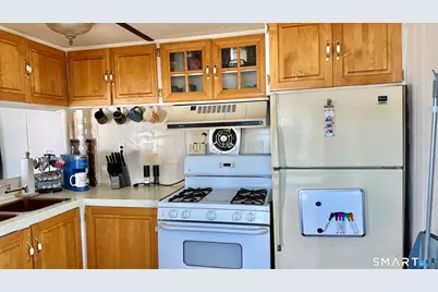 17 Montauk Road, East Hartford, CT 06118 - Photo 6