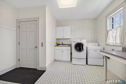 2095 Chapel Street, New Haven, CT 06515 - Photo 16