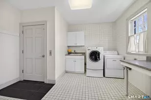 2095 Chapel St, New Haven, CT 06515 - Photo 16