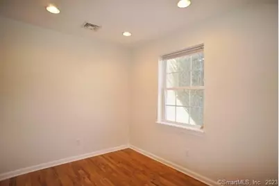 32 Oakwood Avenue #5, Norwalk, CT 06850 - Photo 4