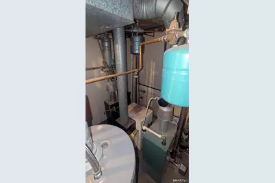 88 Elizabeth Ann Drive, New Haven, CT 06512 - Photo 30