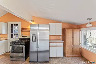 683 Berkshire Rd, Southbury, CT 06488 - Photo 6