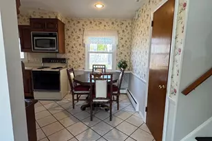 219 Oakwood Dr, Fairfield, CT 06824 - Photo 6