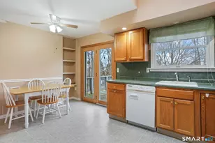 4 Wilson St, New Fairfield, CT 06812 - Photo 12