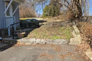 35 Denison Ave, New London, CT 06320 - Photo 6