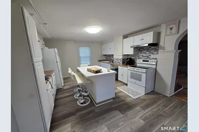 157 Eastern Avenue #1st floor, Waterbury, CT 06708 - Photo 2