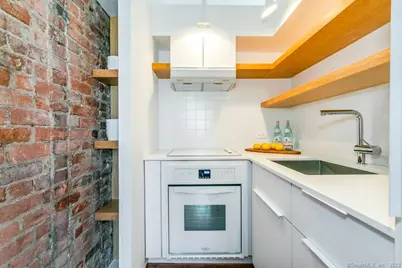 558 Chapel Street #2, New Haven, CT 06511 - Photo 4