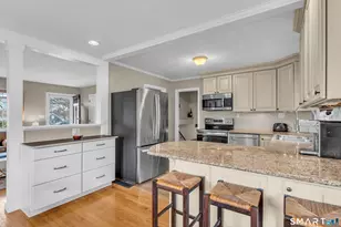 82 Raymond Rd, Guilford, CT 06437 - Photo 8