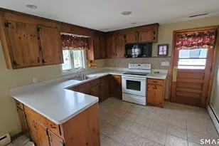 11 Allison Rd, Vernon, CT 06066 - Photo 8