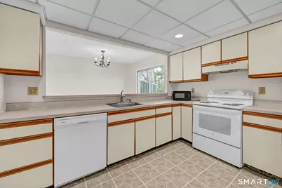 9 Farview Avenue #3-12, Danbury, CT 06810 - Photo 6