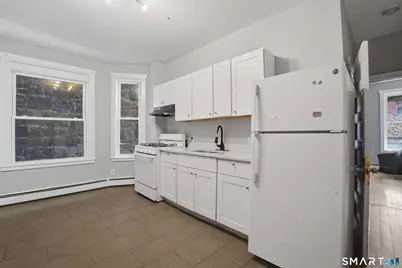 584 Kossuth Street, Bridgeport, CT 06608 - Photo 10