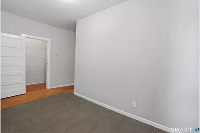 584 Kossuth Street, Bridgeport, CT 06608 - Photo 12