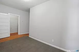 584 Kossuth St, Bridgeport, CT 06608 - Photo 12