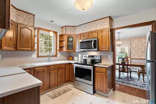 36 Stoneybrook Rd, Naugatuck, CT 06770 - Photo 10