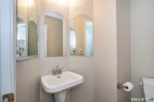 284 Castlewood Dr, Bloomfield, CT 06002 - Photo 10