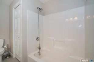 284 Castlewood Dr, Bloomfield, CT 06002 - Photo 22