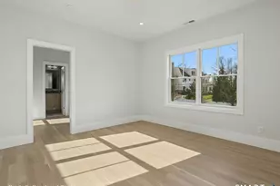 301 Godfrey Rd, Fairfield, CT 06825 - Photo 12