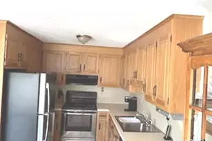 7 Countryside Ln, Middletown, CT 06457 - Photo 2