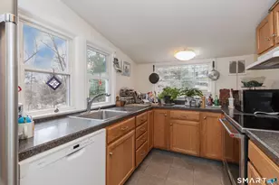 14 Laurel Trail, Newtown, CT 06482 - Photo 12