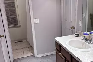 101 Madeline Ave, Waterbury, CT 06708 - Photo 24