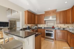 10 Briarwood Ln, Newtown, CT 06470 - Photo 4