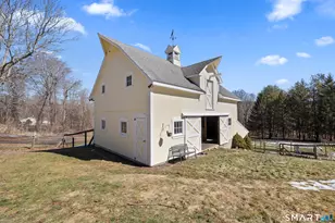 105 Building Brook Rd, Hamden, CT 06514 - Photo 32