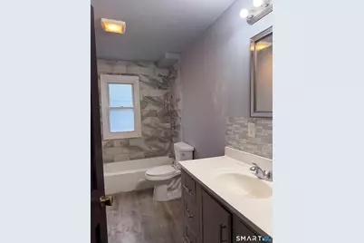 16 Saint Lawrence Street, Manchester, CT 06040 - Photo 2