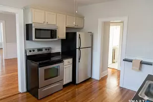 65 Burr St, West Hartford, CT 06107 - Photo 4