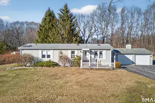 82 Colchester Cmns, Colchester, CT 06415 - Photo 2