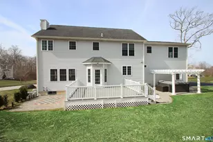 98 Arbor Crossing, East Lyme, CT 06333 - Photo 4