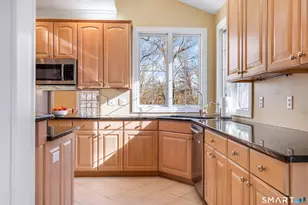 68 Charter Ridge Dr, Newtown, CT 06482 - Photo 8