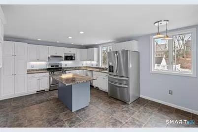 83 Meadowbrook Road, West Hartford, CT 06107 - Photo 4